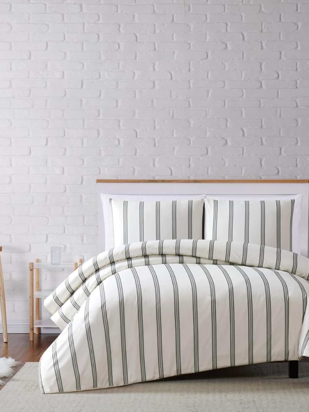 TRULY SOFT Millenial Stripe Ivory and Black Polyester 2-Piece Twin XL Duvet Set